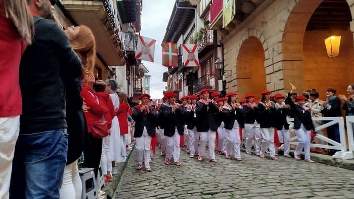 EH Bilduk alkatearen erabakia deitoratu du, baina Alardearen gatazka "behin betiko" konpontzeko aukera ikusten du legealdi honetan