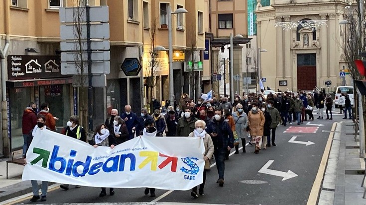 Euskal presoak gogoan, bizikidetzaren eta bakearen aldeko aldarria Bidasoan ere