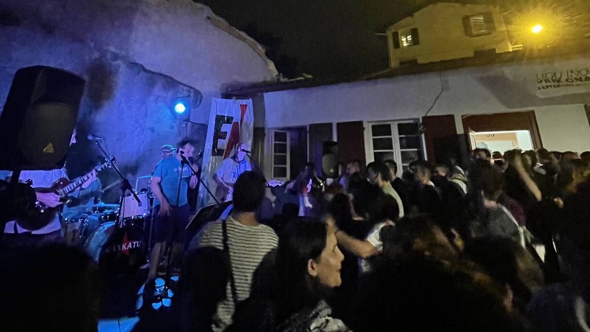 Hiri Besta lau egunez ospatzeko prest dira Enbata gaztetxean
