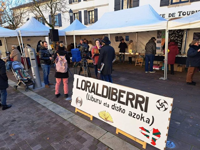 Datorren urtera begira jarri dira Loraldiberri azokaren antolatzaileak