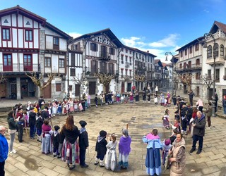 Kopla kantari aritu dira Bortzirietan