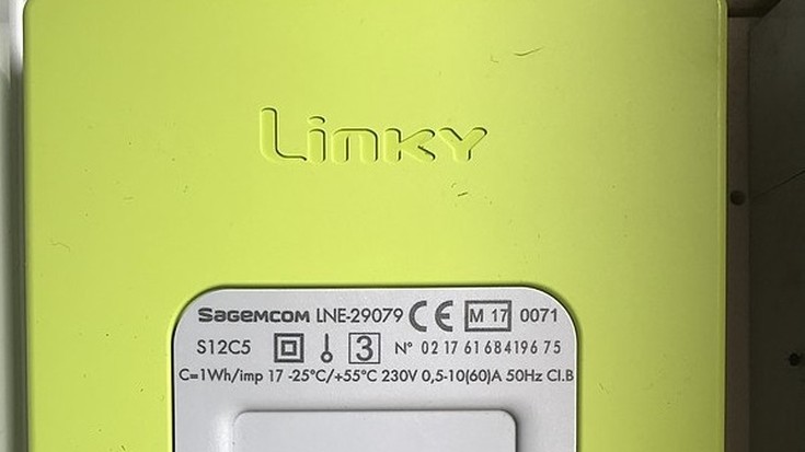 ENEDIS enpresak frantses Estatu mailako argindar kontagailuen %100a Linky kontagailu adimentsuengatik aldatzeko epea amaitzear dago.