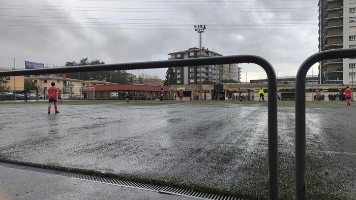 Larreaundiko futbol zelaia eraberritzeko 439.000 euroko inbertsioa egingo dute