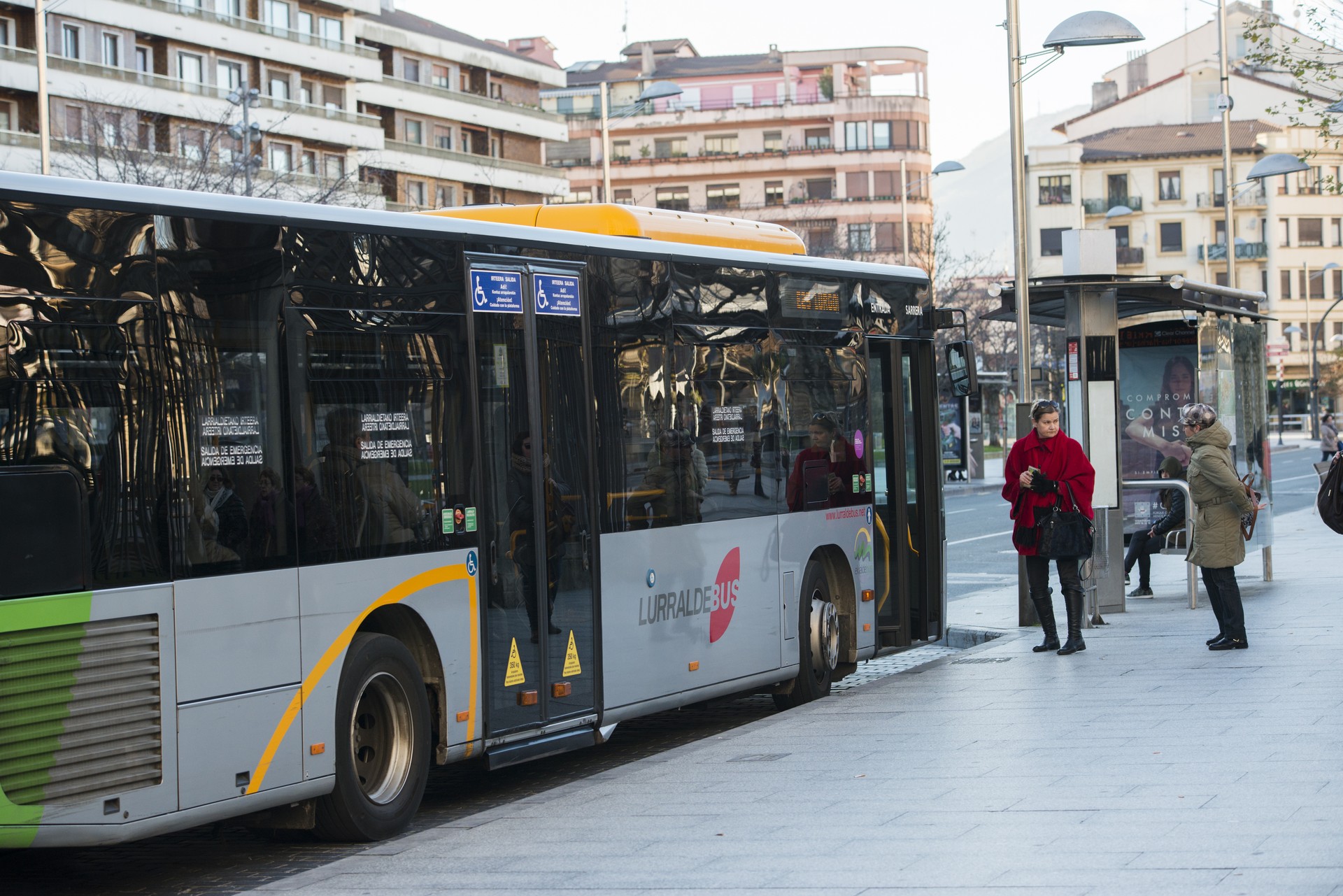 Irungo Ernaik Lurraldebusen hobekuntzak exijitzeko elkarretaratzera deitu du urriaren 30ean
