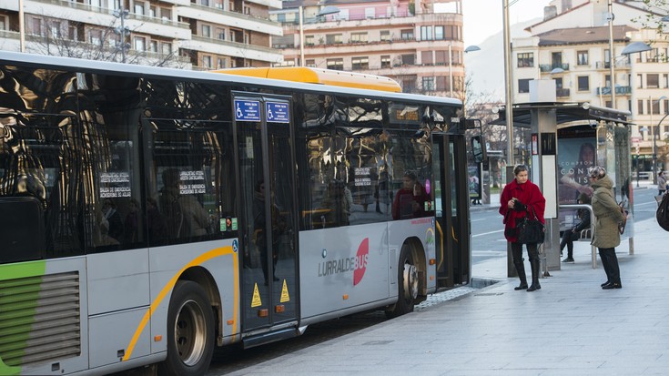 Irungo Ernaik Lurraldebusen hobekuntzak exijitzeko elkarretaratzera deitu du urriaren 30ean