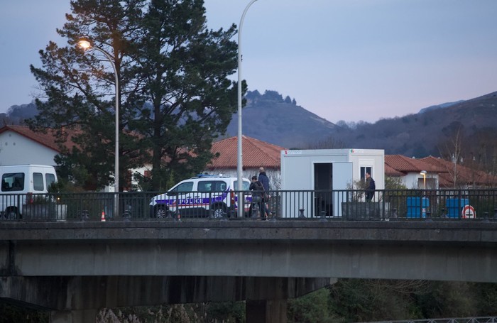 Poliziak migranteen eta hauek laguntzen dituztenen gaineko presioa emendatu du