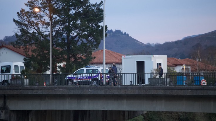 Poliziak migranteen eta hauek laguntzen dituztenen gaineko presioa emendatu du