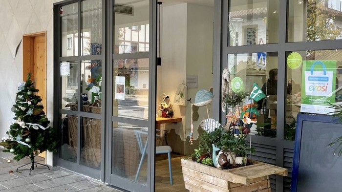 Gabonetan herriko erakusleihoak apaintzera animatu nahi du Hondarribiko Udalak