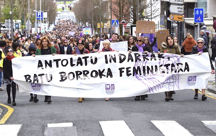 Patriarkatuari "su emateko" xedez kaleak hartuko dituzte M8 historiko batean