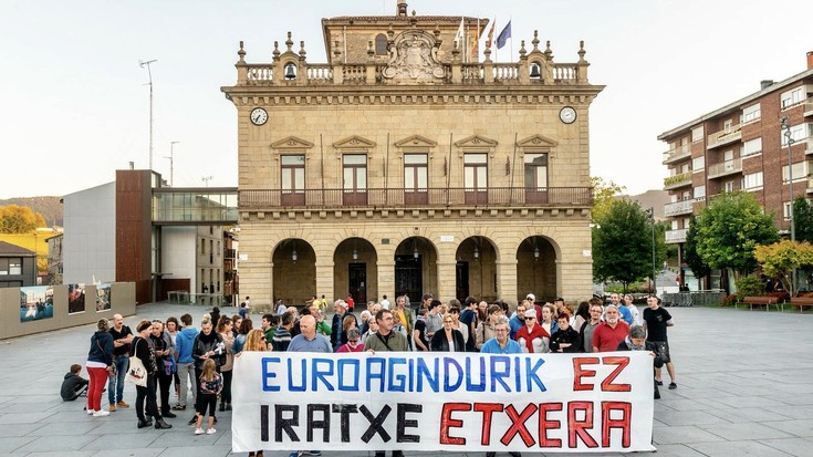 Iratxe Sortzabalen hiru euroaginduak ebatziko ditu Pariseko epaileak 