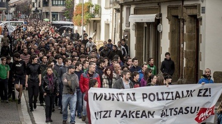 Altsasuko gazteen egoera salatzeko, gure eskualdera etorri dira senideak 