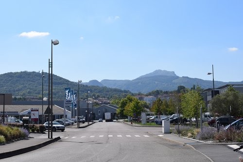 Euskal Elkargoak, Hendaiako intzura zonalde industriala biziberritzeko plana abian jarri du.