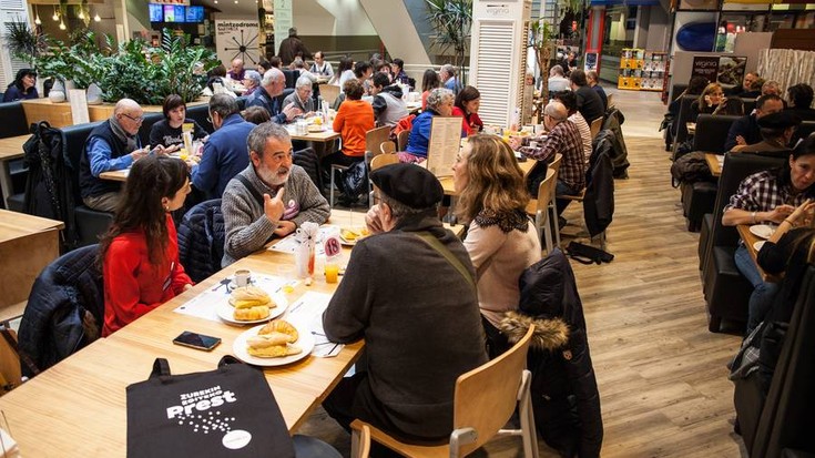 Mintzapraktika eskaera handiari erantzuteko euskara txukun dakiten bidelagunak bilatzen dituzte Irunen