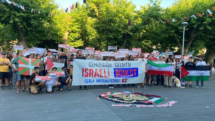 200 lagun bildu dira Mosku plazan palestinar herriaren alde, eta Israeli boikot egiteko prest