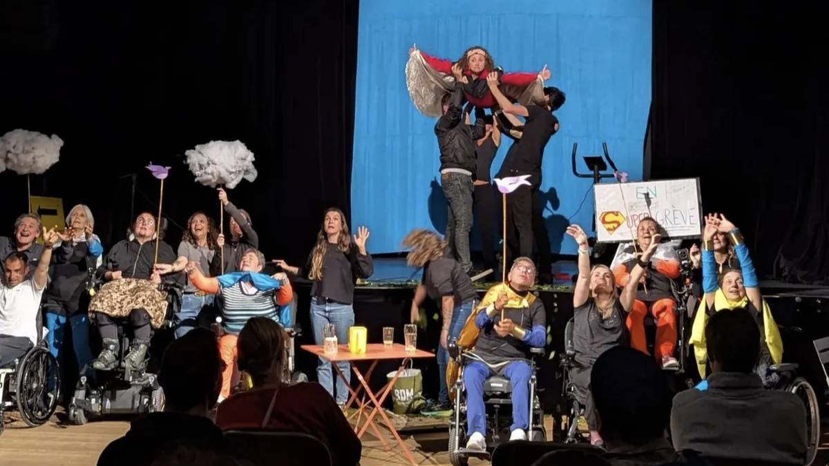 Antzerkiaren Maiatza festibalaren motorrak berotuta, espektakulua hasteko prest da Hendaian