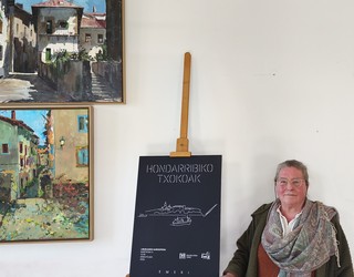 Tzane Carrillo: «Ilusio handiz egin dugu liburua, mihisetan gordetako Hondarribiko iraganaren nolabaiteko leihoak dira»
