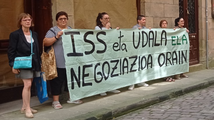 Tentuz baina garbiketaren greba amaituko duen akordioa lortzeko itxaropenez bilduko dira bihar 