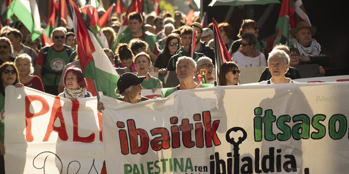 Zokoburun itsasoratuko da larunbatean Palestinaren aldeko elkartasun olatua