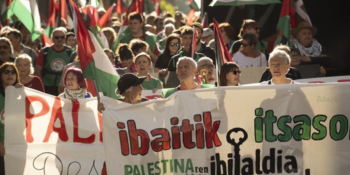 Zokoburun itsasoratuko da larunbatean Palestinaren aldeko elkartasun olatua
