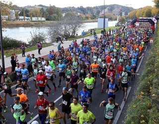 Bidasoaldeko 898 lagunek zeharkatu zuten helmuga atzo Behobia-Donostia lasterketan