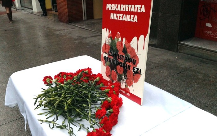 66 urteko garraiolari bat hil zen astelehenean Irunen lanean ari zela