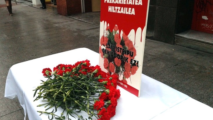 66 urteko garraiolari bat hil zen astelehenean Irunen lanean ari zela