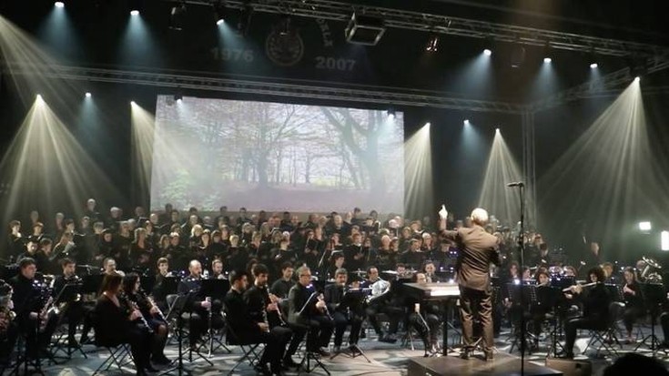 Bidaia musika ikuskizuna Beran eskainiko dute asteburuan