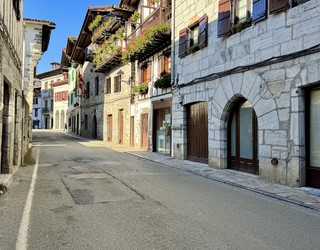 Bihartik aitzinera Antoiu kaletik bideratuko da Lesakako trafikoa