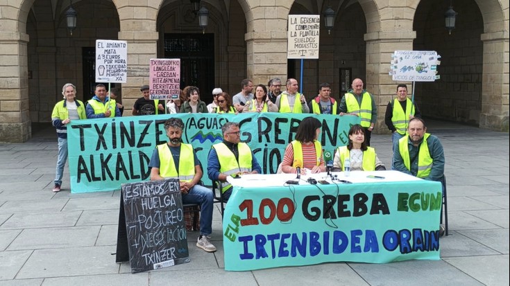 Alkateak interpelatu dituzte Txinzerreko grebalariek enegarren aldiz, akordioaren alde lan egin dezaten