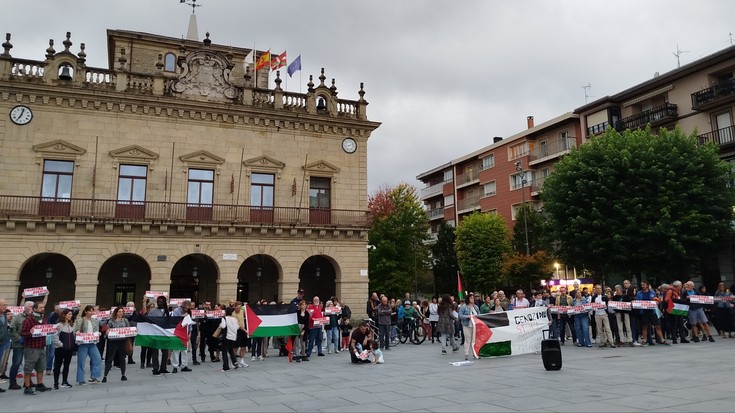 Kontzentrazioak deitu dituzte gaur palestinar herriaren alde Irunen eta Hondarribian