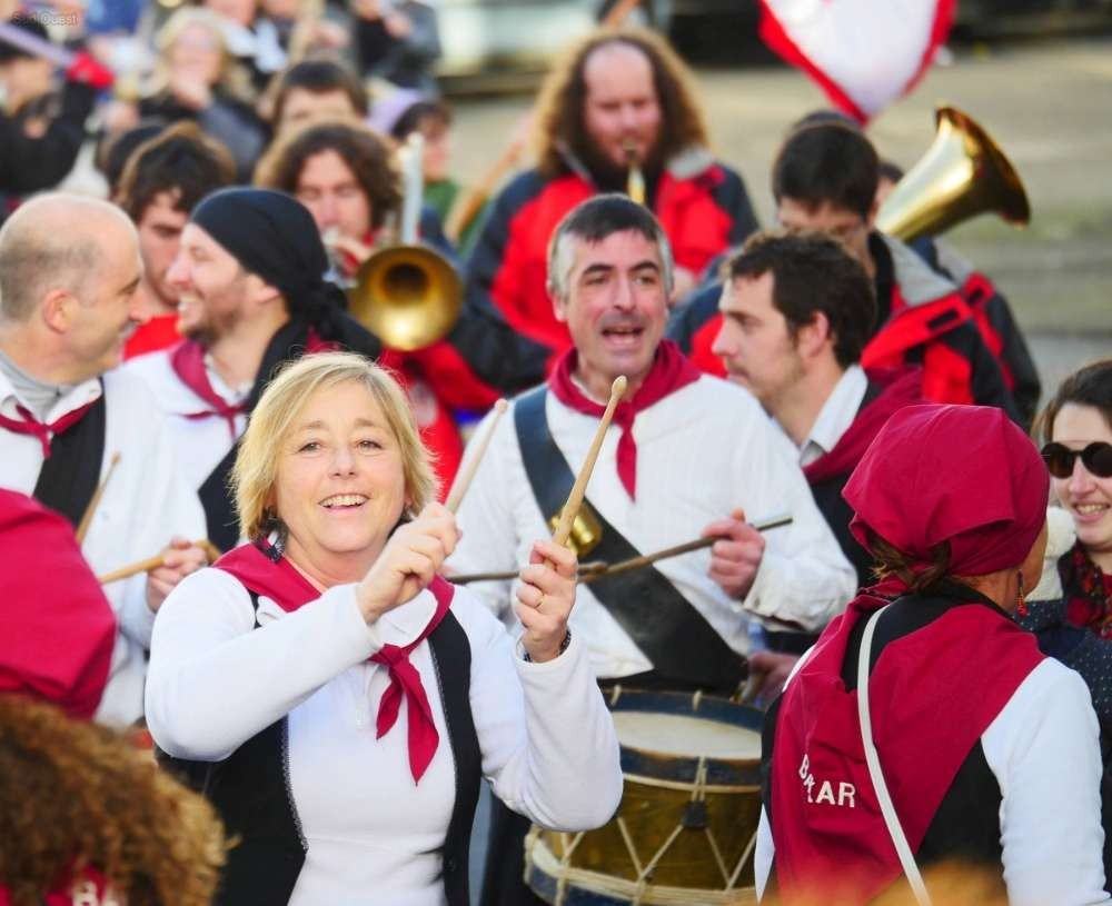 Hendaiako Danborradak martxoaren 5ean jasoko du azkenik, Hondarribia Berdintasunaren Hiria Saria