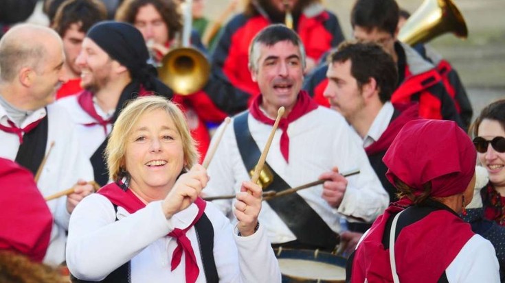 Hendaiako Danborradak martxoaren 5ean jasoko du azkenik, Hondarribia Berdintasunaren Hiria Saria