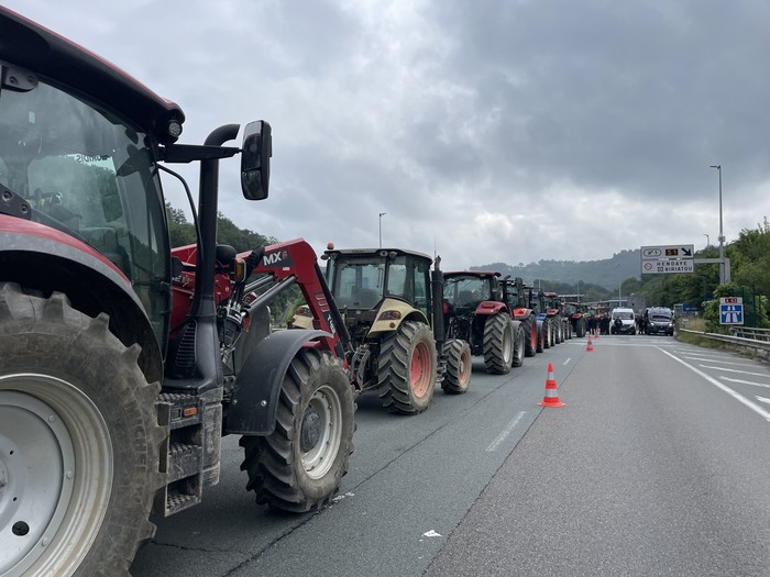 Euskal Herri osoko laborariak EB-Mercosur akordioaren aurka mobilizatuko dira gaur Biriatun