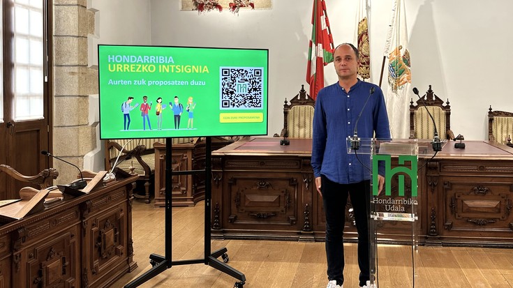 Hondarribitarrak urrezko insignia hautatzera deitu ditu udalak