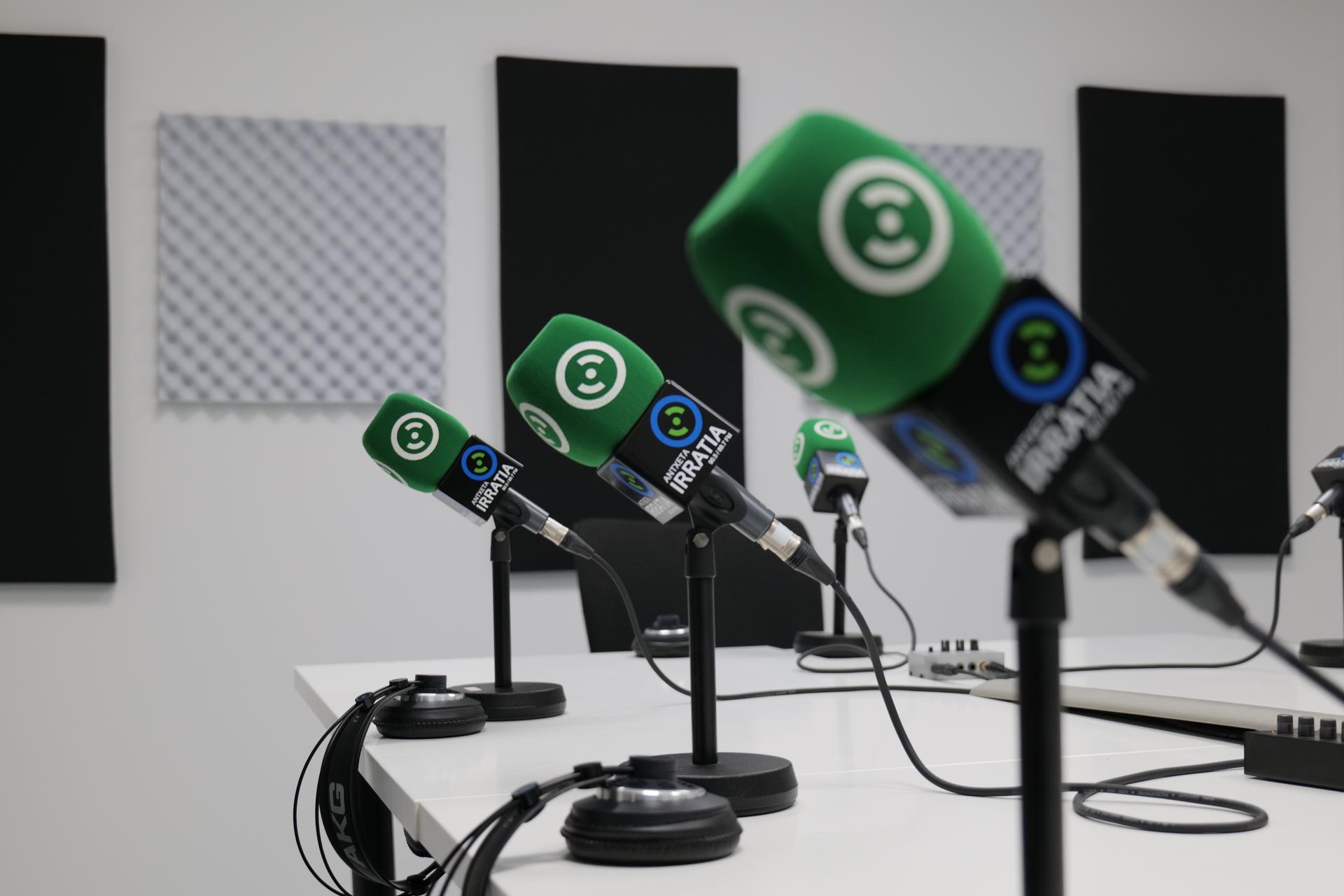 Webgune berria estreinatu du Antxeta Irratiak