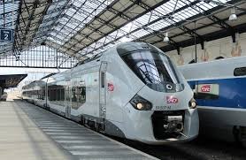 SNCFak gaueko tren zerbitzu guziak kentzeko deliberoa hartu du.