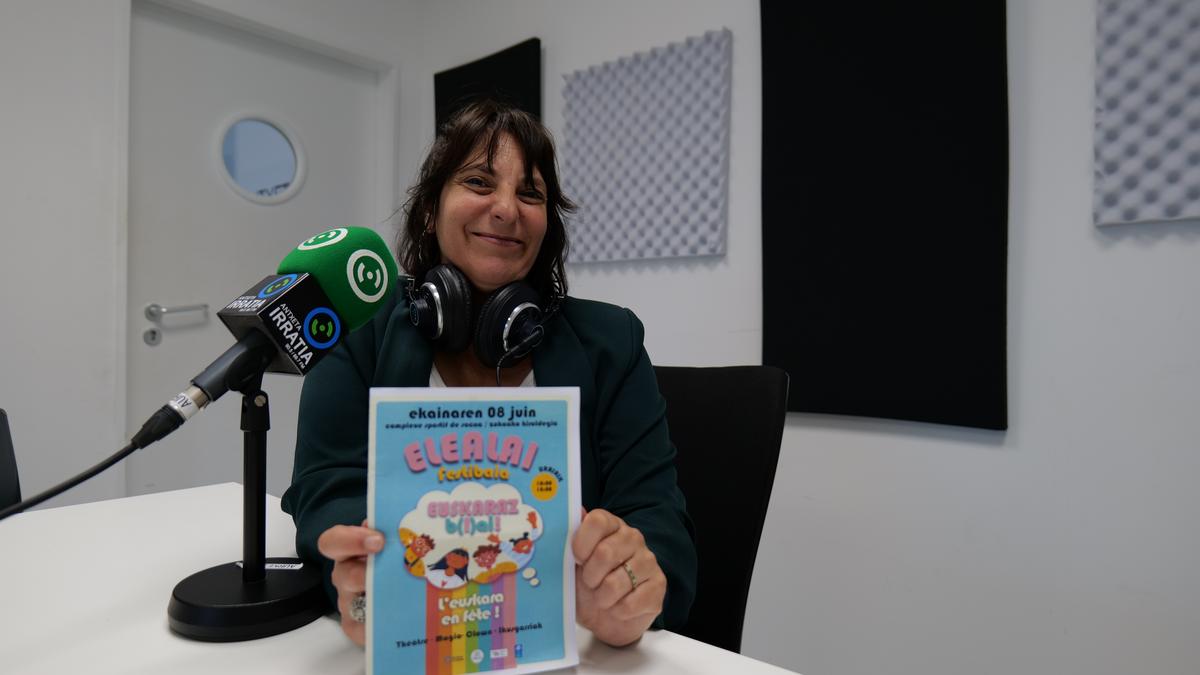 Ione Iosie: «Aisialdian euskarak espazioak berreskuratzeko helburua du Elealai Festibalak, kultura eta elkarbizitza familian uztartuz»