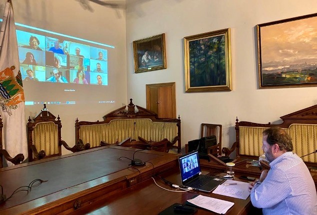 Txomin Sagarzazu alkatea herriko hainbat eragilekein bilduko da berriz