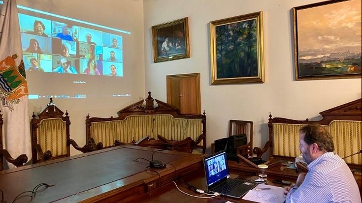 Txomin Sagarzazu alkatea herriko hainbat eragilekein bilduko da berriz
