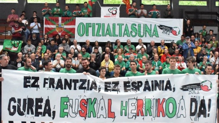 Euskal Herri osoko pilotariak aintzat hartuko dituen Euskal Selekzioa aldarrikatuko dute Hendaian ostiralean