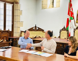 Montañenean berriz negoziatutako akordioa izenpetu du Hondarribiko Udalak promotorearekin