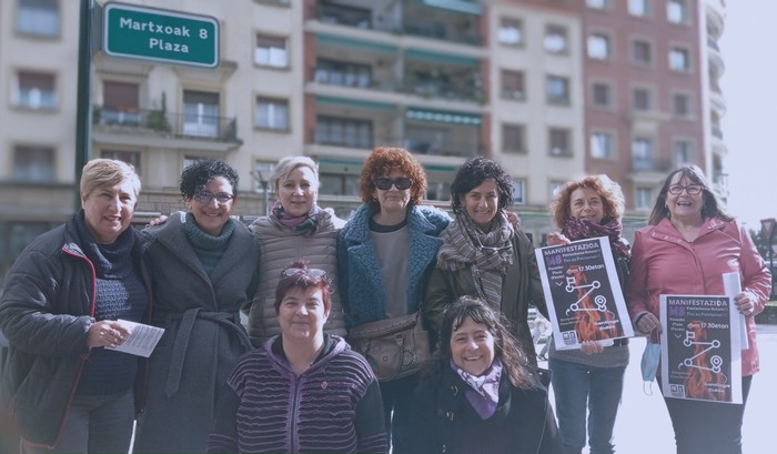Santiago zubian elkartuko dira Bidasoaz bi aldeko feministak patriarkatua sutara botzeko