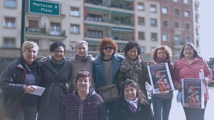 Santiago zubian elkartuko dira Bidasoaz bi aldeko feministak patriarkatua sutara botzeko