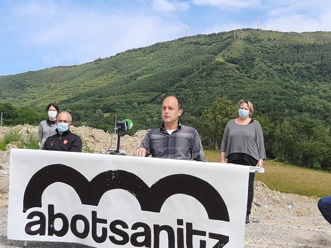 Herria EAJren faboretan kudeatzea leporatu dio Ahotsanitzek alkateari