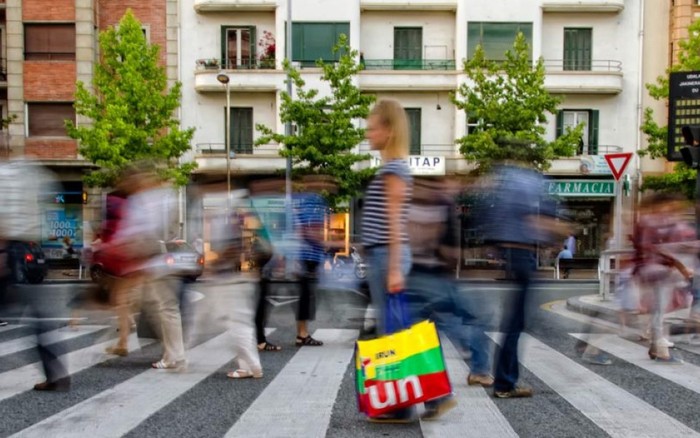 Irungo komertzioa multinazionalen esku 