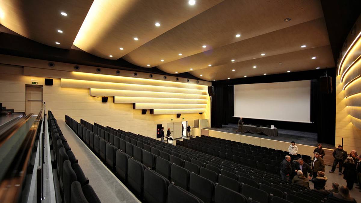 EAJ-PNVk herritarrak beroaz babesteko Itsas Etxeko auditoriuma egokitu dezala eskatu dio Hondarribiko Udalari