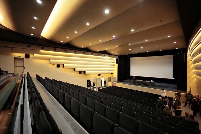 EAJ-PNVk herritarrak beroaz babesteko Itsas Etxeko auditoriuma egokitu dezala eskatu dio Hondarribiko Udalari