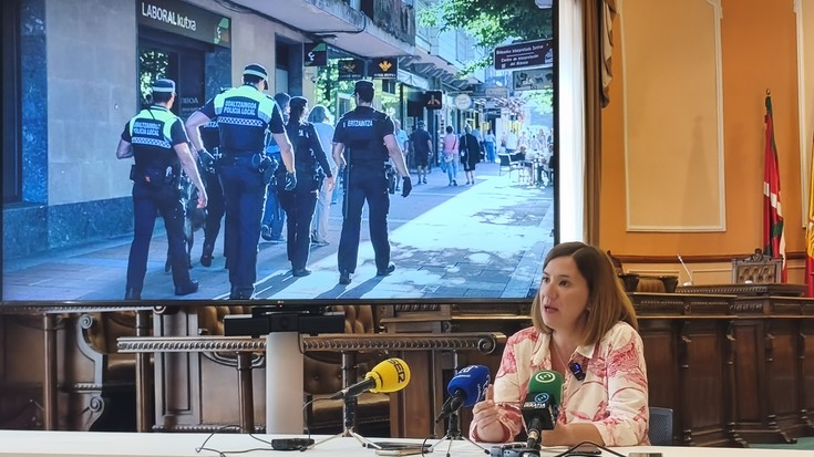 Cristina Laborda: «Frantzian eskuin muturrak irabaziko balu nolako ondorioak pairatuko genituzke Irungo mugan? Alkate gisa kezkatua nago»