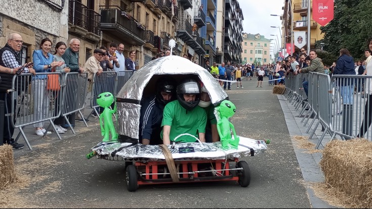 Koadrilen Egunak abiada eta erritmo propioa lortu du Irungo sanmartzialetan