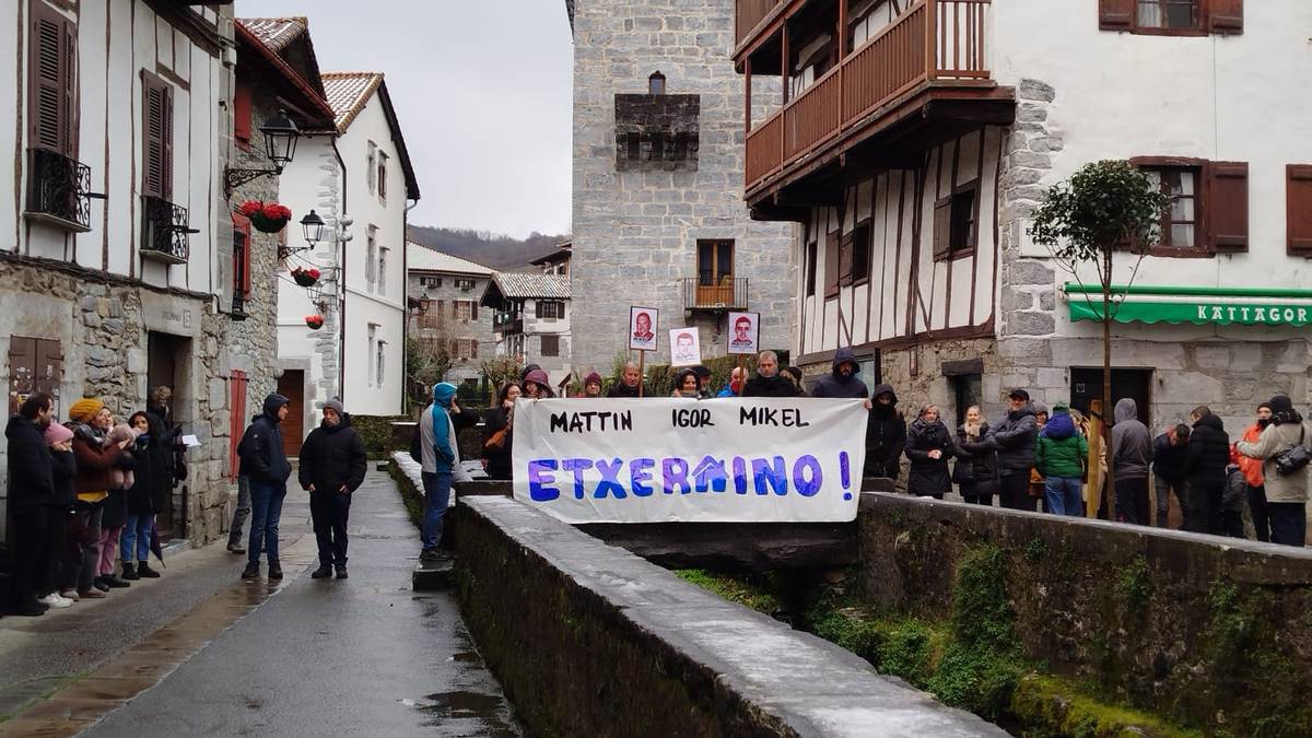 Herriko presoez gogoratu eta larunbatean Bilbora joateko deia luzatu dute Lesakan